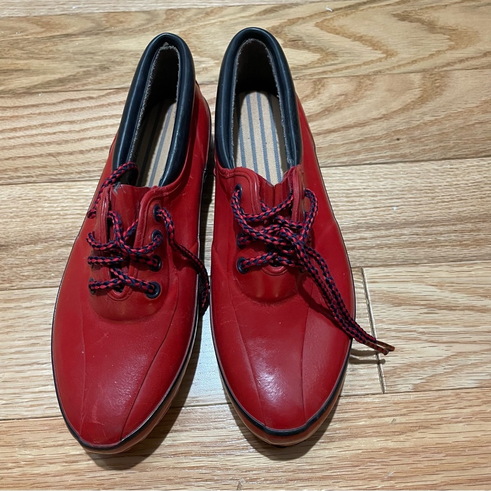 Eddie Bauer Womens Rain Shoes NARROW Size 7 Fire Engine Red Rubber Sole